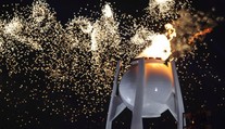 FOTO: Olympijský oheň sa rozhorel. Pozrite si najkrajšie momenty z otváracieho ceremoniálu