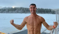 VIDEO: Ronaldo sa nefláka ani na Vianoce. Sviatky oslávil aj poriadnym otužovaním