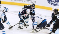 VIDEO: Winnipeg stále hľadá formu. Jubilejný gól hviezdneho útočníka na výhru nestačil