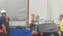 Nemal šancu prežiť! Auto vletelo pred Bratislavou na D2 do kamióna