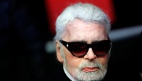Zomrel svetoznámy módny návrhár Karl Lagerfeld (†85)