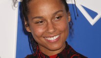 Alicia Keys zaviedla nový trend. Do spoločnosti len bez mejkapu