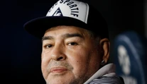 Zvrat v prípade Maradonovej smrti.  Podľa médií polícia obvinila jeho lekára