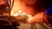 Ničivý požiar v Bratislave. Z niekoľkých áut zostali len vraky