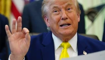 Nerád si podáva ruky, má vlastnú hru a nepije alkohol. Donald Trump oslavuje 80 rokov
