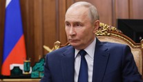 Putin sa vraj ukryl. Vydesil ho útok na Irán, tvrdí politik