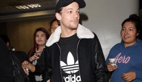 Dráma pred kamerami. Rozzúrený spevák z One Direction napadol fanúšičku
