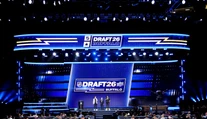 Niektorí sú trochu sklamaní, ďalšiemu gratulovala hviezda NHL. Tu sú exkluzívne reakcie draftovaných Slovákov
