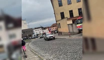 V Uherskom Brode zasahoval policajný pyrotechnik: Nález nebezpečnej látky si vyžiadal evakuáciu celej školy.