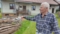Žije skromne a ničím neplytvá. Slovenský dôchodca sa na zimu pripravuje celé mesiace