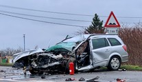 Kamión úplne rozmetal auto: Tragická zrážka na strednom Slovensku, vodič nemal šancu prežiť