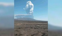 FOTO+VIDEO: Tisíce rokov spiaci vulkán sa prebudil. Popol z výbuchu zahalil nebo nad niekoľkými štátmi