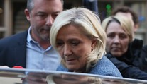 Le Penová odkazuje, že napriek verdiktu súdu z politiky neodchádza
