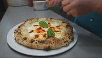 Slovák, ktorý dobyl Taliansko neapolskou pizzou. Tomáš sa ku gastronómii dostal ako slepé kura k zrnu