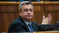 SNS ide proti vládnemu návrhu. V parlamente nepodporíme zvýšenie ceny mýta, vyhlásil Danko