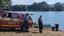 Nešťastie na Zlatých pieskoch. Z jazera vytiahli telo muža bez známok života