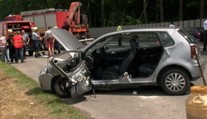 Riskoval život rodiny. Otáčal sa na štvorprúdovke, vrazilo do nich auto