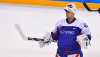 Negatívna správa pred MS, zranené koleno vyradilo z hry skúseného gólmana