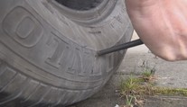Žilinčanov roky terorizuje vandal. Zameriava sa na ľudí, ktorí majú viac áut