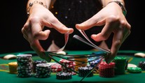 Svetom pokeru otriasa obrovský škandál. Žena mala vyhrať tučnú sumu bizarným podvodom