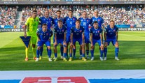 Mladým Slovákom sa darilo viac ako starším. Sokolíci súpera zdolali tromi gólmi a vedú tabuľku