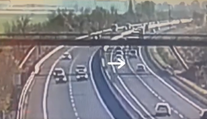 VIDEO: Nepochopiteľná havária na D1. Vodič fatálne havaroval pri prechádzaní z jedného pruhu do druhého