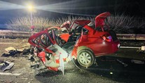 FOTO: Dvaja mŕtvi po mrazivej nehode na diaľnici D1. Po čelnej zrážke s kamiónom nemali šancu