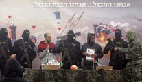 Hamas drží polovicu živých rukojemníkov v bojovej zóne