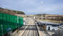 Z Kysúc do Česka už vedie nová železničná trať. Obsahuje aj zabezpečovací systém ETCS, ten však nie je zapnutý
