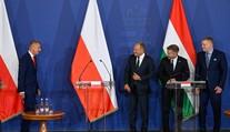 Fico na summite V4: Nebudeme nastoľovať témy, ktoré nás rozdeľujú