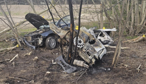 Obrovská tragédia pri Senici: V plameňoch zomreli dvaja mladí ľudia (†16 a †22), auto skončilo totálne zničené