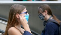V Holandsku sú opatrní. Amsterdam a Rotterdam nariadili v niektorých častiach povinné rúška