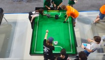 Robotický futbal ovládajú na svetovej úrovni. Stredoškoláci z Bratislavy majú na konte veľký úspech