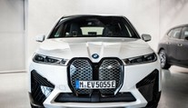 VIDEO: BMW predstavilo SUV, ktoré dokáže meniť farbu laku. Stačí stisnúť tlačidlo