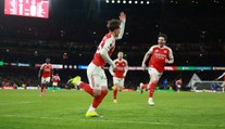 Arsenal zvýšil náskok vďaka najmladšiemu strelcovi v histórii Premier League. Dúbravka s čistým štítom