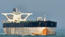 Američania sa zmocnili sankcionovaného tankera, ktorý eskortovala ruská ponorka
