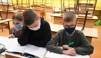 Deviataci zo sociálne znevýhodneného prostredia cez pandémiu zaostali vo vedomostiach