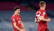 Manchester United zdolal v mestskom derby City 2:0 a znížil stratu