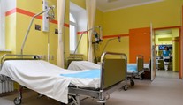 Lekári v Česku zabudli informovať o smrti ženy. Príbuzní sa to dozvedeli až o dva dni, keď dcéra zavolala do nemocnice