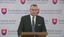 Rušenie voľby poštou sa koalícii komplikuje. SNS má novú zásadnú podmienku
