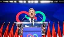 Konečné výsledky volieb v Maďarsku: Tisza má ústavnú väčšinu, Magyarov menovec mohol zmiasť voličov