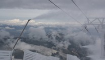 V niektorých lyžiarskych strediskách začali zasnežovať zjazdovky