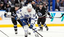 Dvojgólový Matthews priviedol Toronto v zámorskej NHL k víťazstvu nad Nashvillom