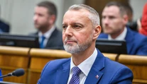 Národná rada má takmer po roku predsedu. Poslanci zvolili Richarda Rašiho