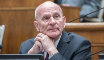 Koalícia sa nevie zhodnúť na mene nového predsedu parlamentu. Opozícia chce navrhnúť Mikloška