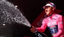 Giro: Evenepoel vyhral jednu z najtesnejších časoviek tohto tisícročia a opäť celkovo vedie