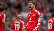Najlepší hráč minulej sezóny je späť. Fernandes hetrikom zariadil obrat, prestrelka na Stamford Bridge