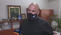 Po vyhlásení stavebnej uzávery si našiel rozbité auto. Starosta Hviezdoslavova sa zastrašiť nenechá