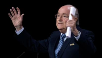 Suspendovaný Blatter bude od FIFA poberať plat až do volieb nového prezidenta