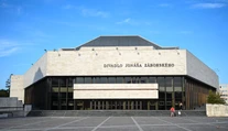 Herci z prešovského divadla hovoria o šikane. Ukazujú na konkrétneho režiséra